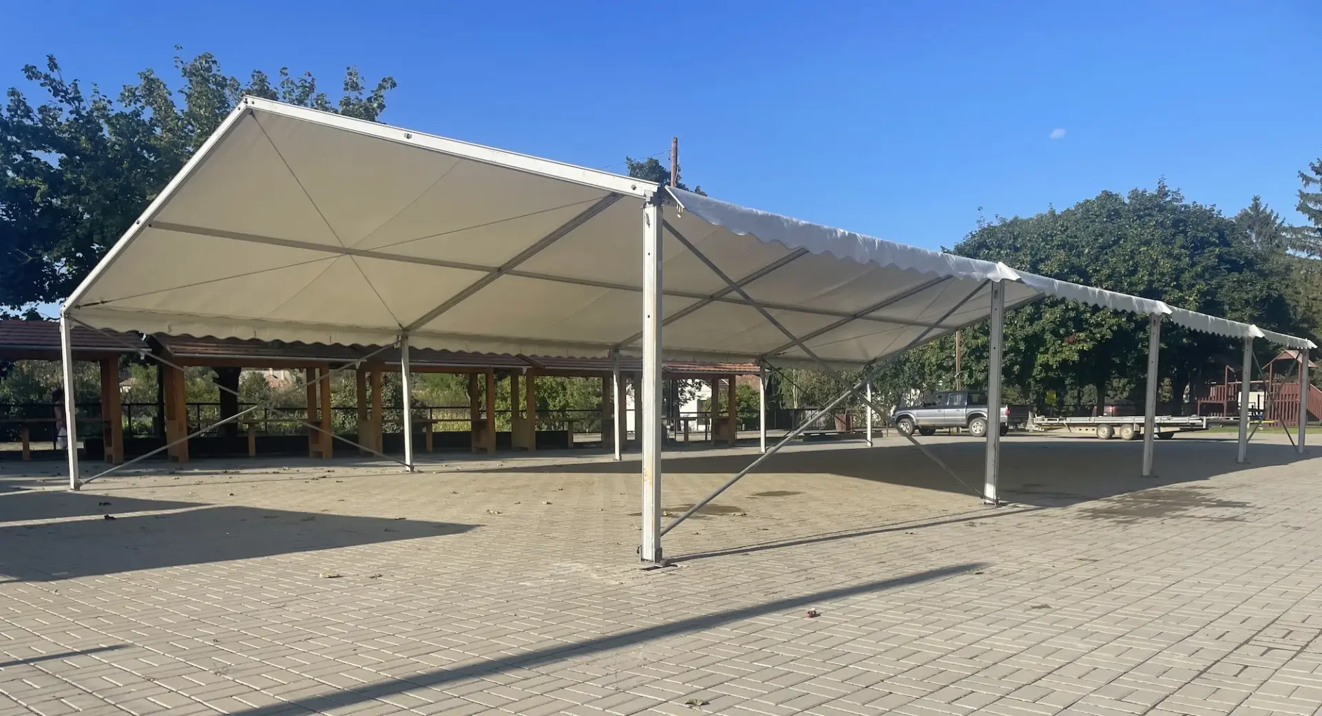 Röder Partysátor 10x20 m